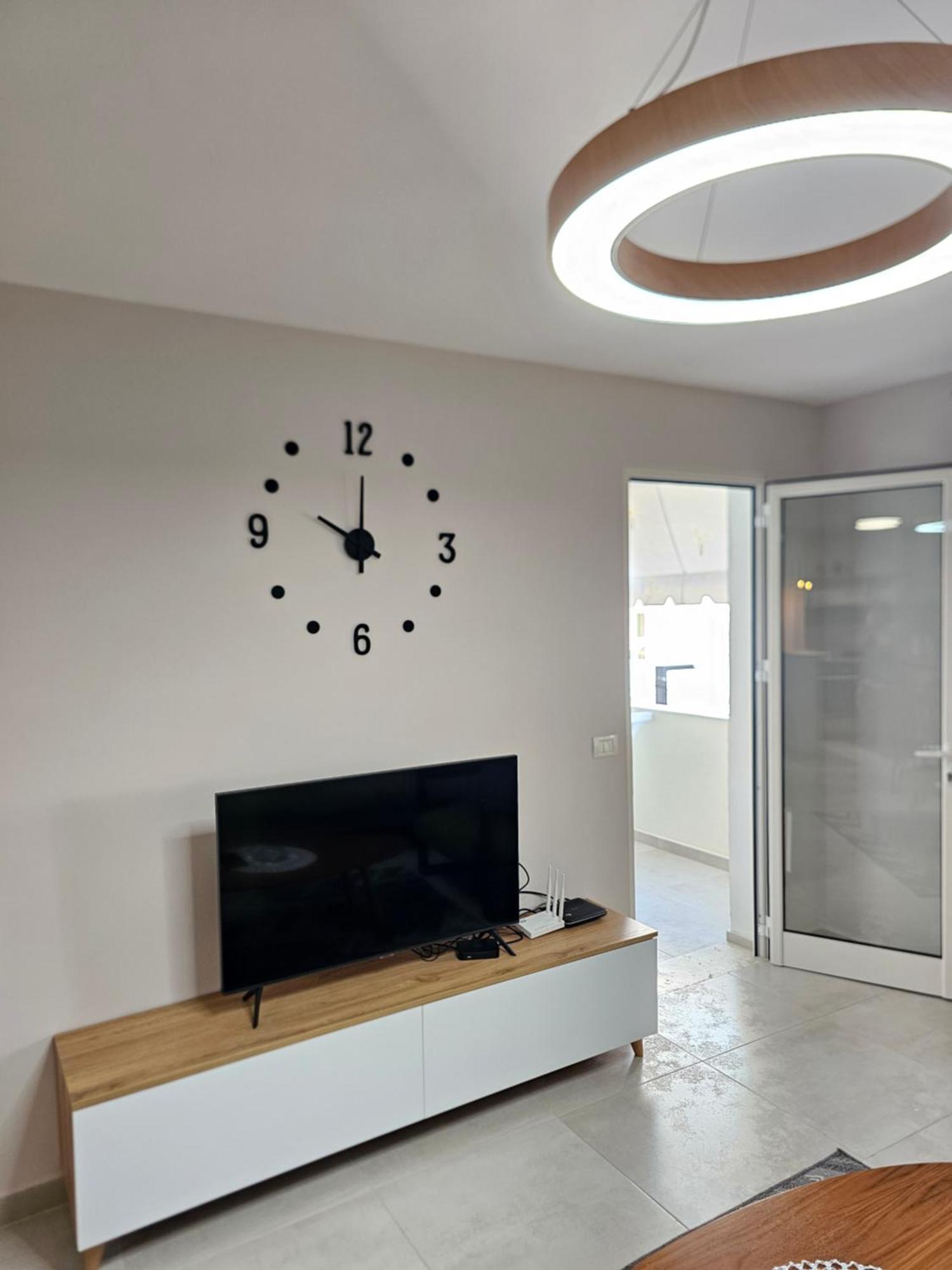 Alex'S Apartment Dıraç Dış mekan fotoğraf